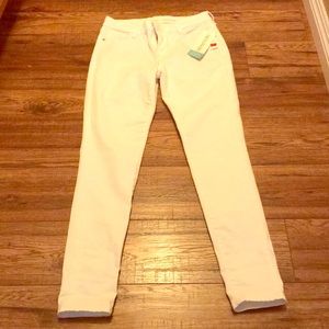 White skinny jeans from old navy.